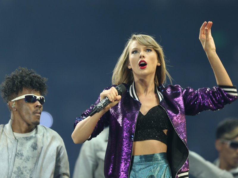 Taylor Swift — December 7 - Adelaide, Australia — photo 5