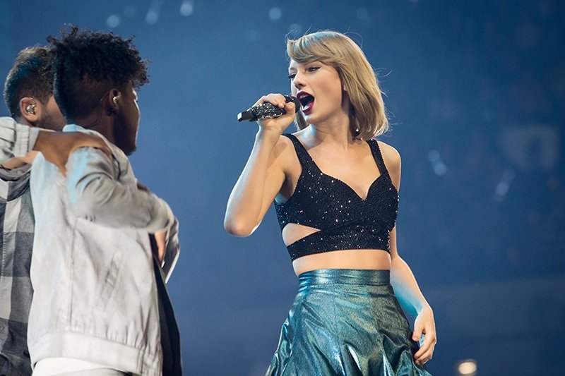 Taylor Swift — December 7 - Adelaide, Australia — photo 31