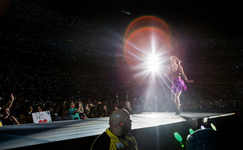 Taylor Swift — June 12 - Philadelphia, Pennsylvania — photo 39