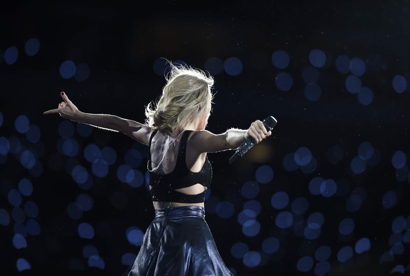 Taylor Swift — June 13 - Philadelphia, Pennsylvania — photo 38