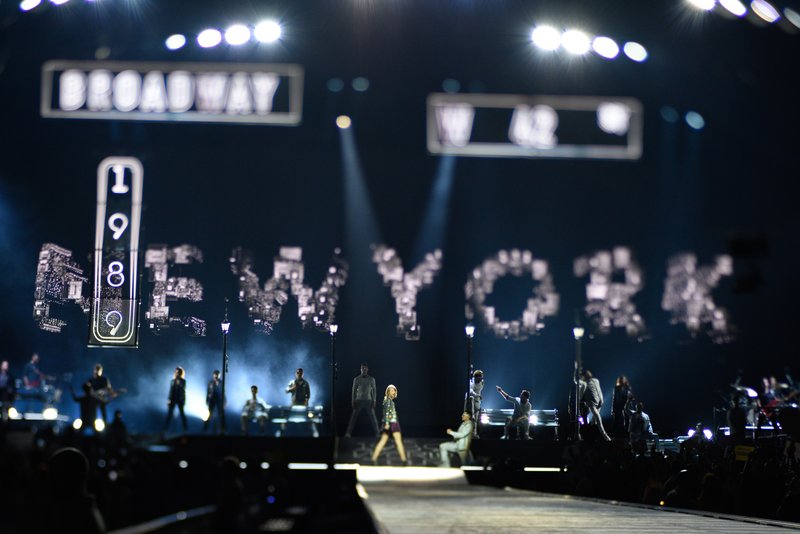 Taylor Swift — June 19 - Cologne, Germany — photo 2