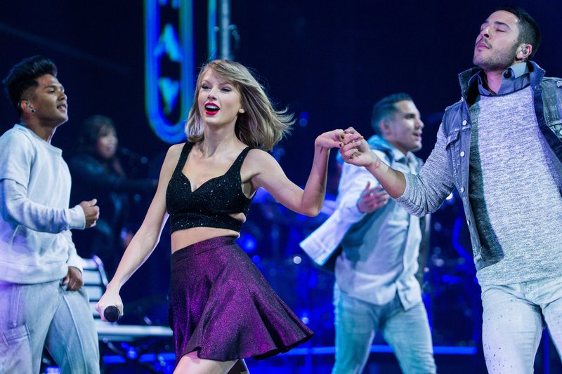 Taylor Swift — June 19 - Cologne, Germany — photo 11
