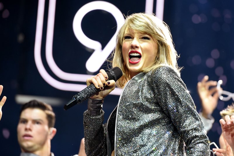 Taylor Swift — June 19 - Cologne, Germany — photo 24