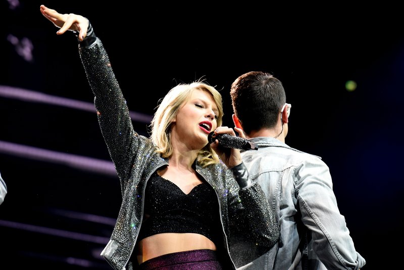Taylor Swift — June 19 - Cologne, Germany — photo 29