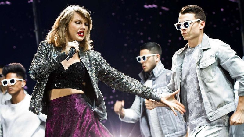 Taylor Swift — June 19 - Cologne, Germany — photo 39