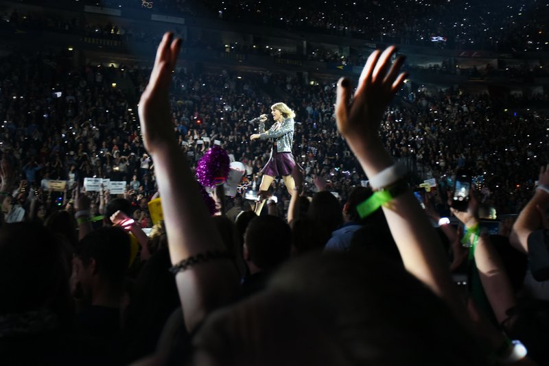 Taylor Swift — June 19 - Cologne, Germany — photo 40