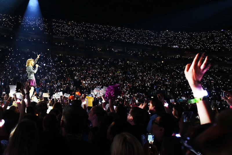 Taylor Swift — June 19 - Cologne, Germany — photo 41