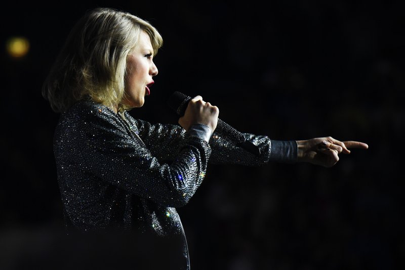 Taylor Swift — June 19 - Cologne, Germany — photo 48