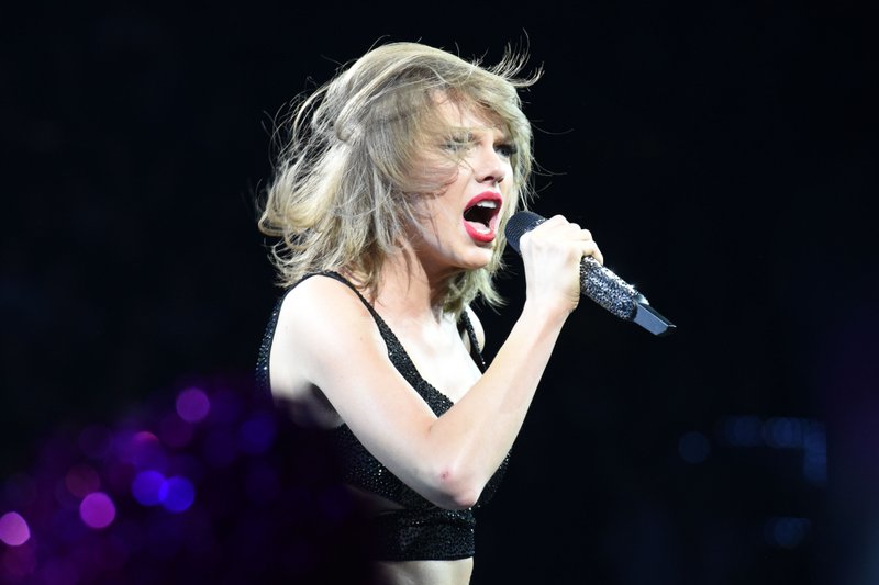 Taylor Swift — June 19 - Cologne, Germany — photo 54