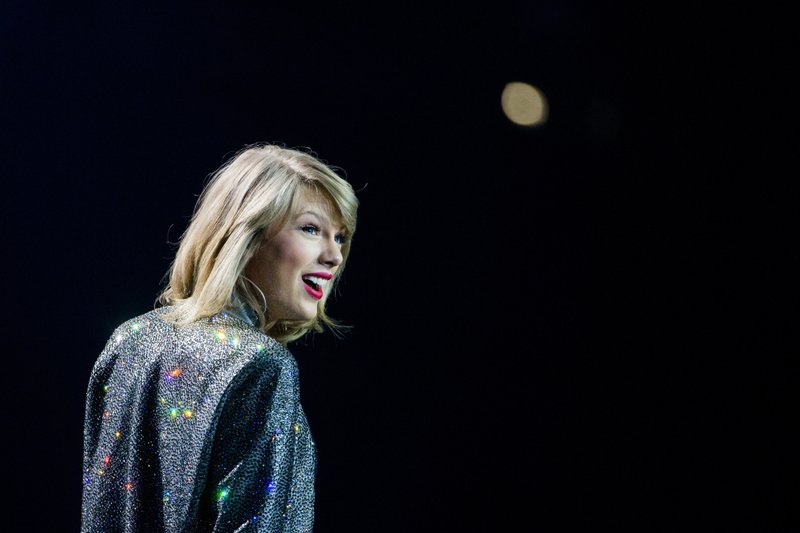 Taylor Swift — June 19 - Cologne, Germany — photo 70