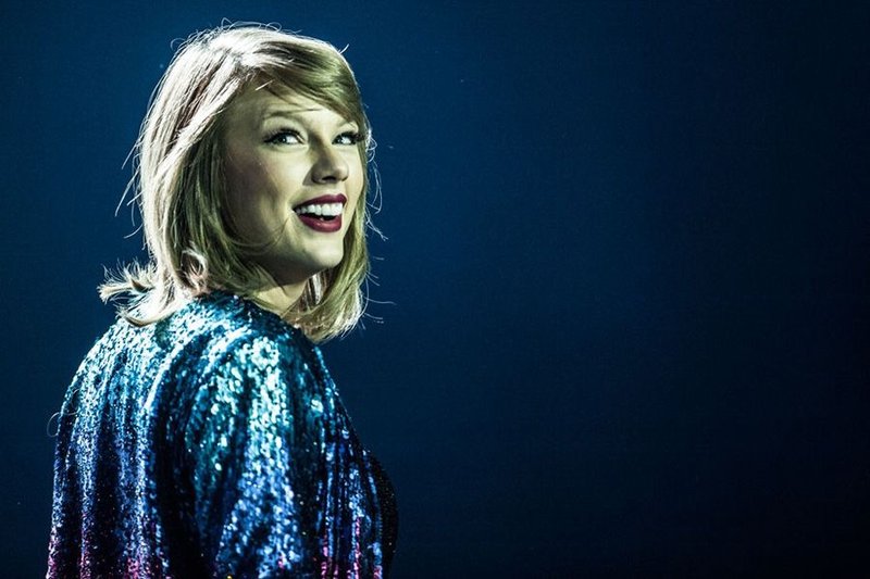 Taylor Swift — June 21 - Amsterdam, Netherlands — photo 2