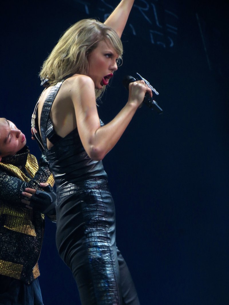 Taylor Swift — June 23 - Glasgow, Scotland — photo 17
