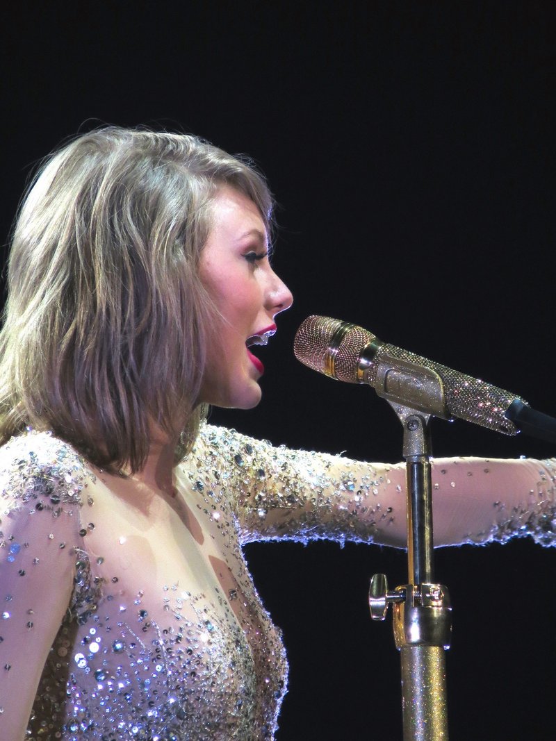 Taylor Swift — June 23 - Glasgow, Scotland — photo 20