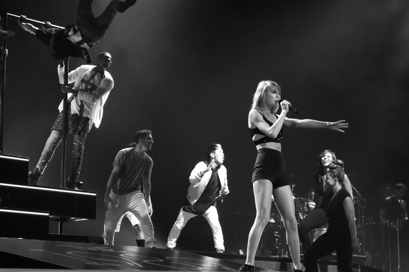 Taylor Swift — June 23 - Glasgow, Scotland — photo 31