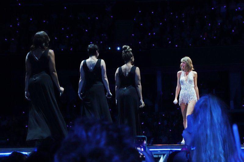 Taylor Swift — June 23 - Glasgow, Scotland — photo 56
