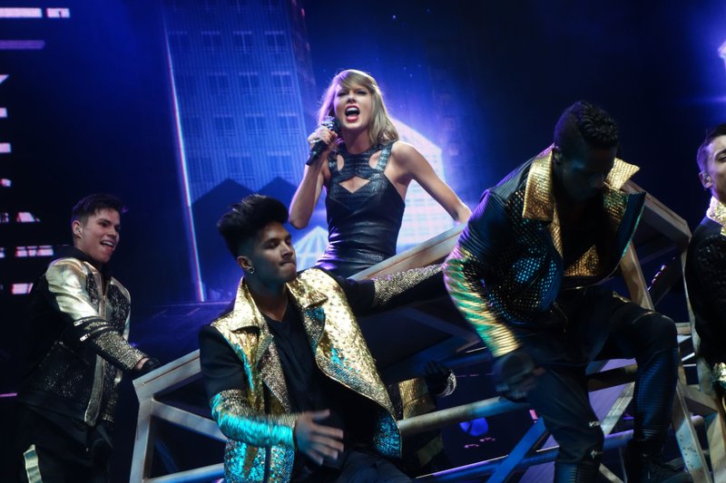 Taylor Swift — June 23 - Glasgow, Scotland — photo 61