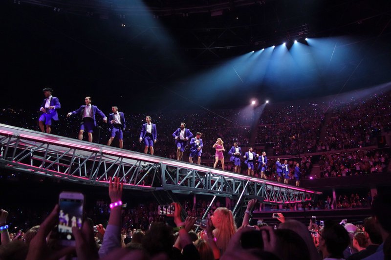 Taylor Swift — June 23 - Glasgow, Scotland — photo 75