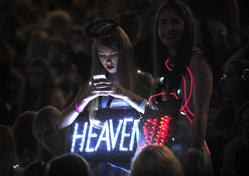 Taylor Swift — June 24 - Manchester, England — photo 2