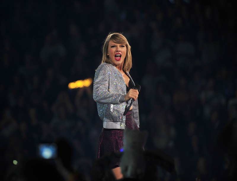 Taylor Swift — June 24 - Manchester, England — photo 18