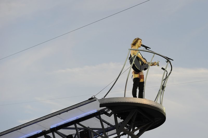Taylor Swift — June 27 - London, England — photo 46
