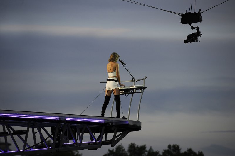 Taylor Swift — June 27 - London, England — photo 61