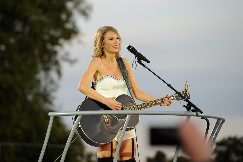 Taylor Swift — June 27 - London, England — photo 128