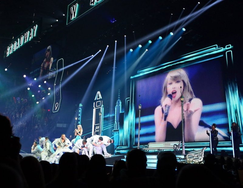 Taylor Swift — June 3 - Cleveland, Ohio — photo 2