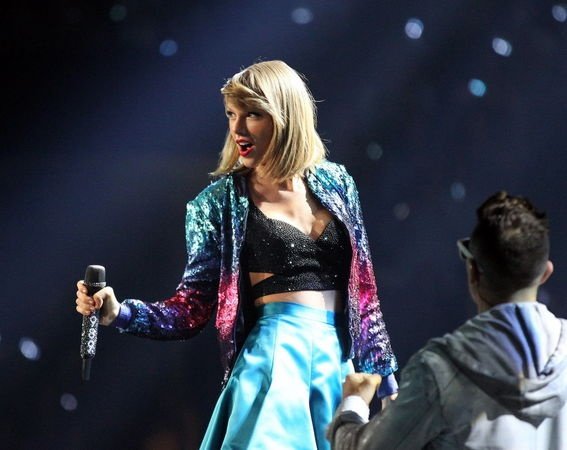 Taylor Swift — June 3 - Cleveland, Ohio — photo 31