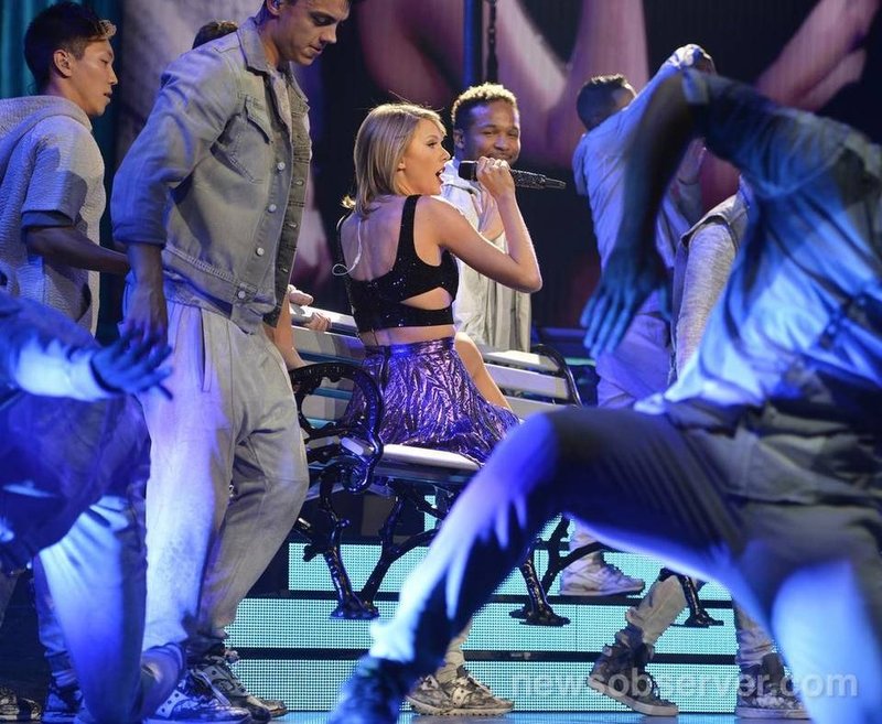 Taylor Swift — June 9 - Raleigh, North Carolina — photo 9