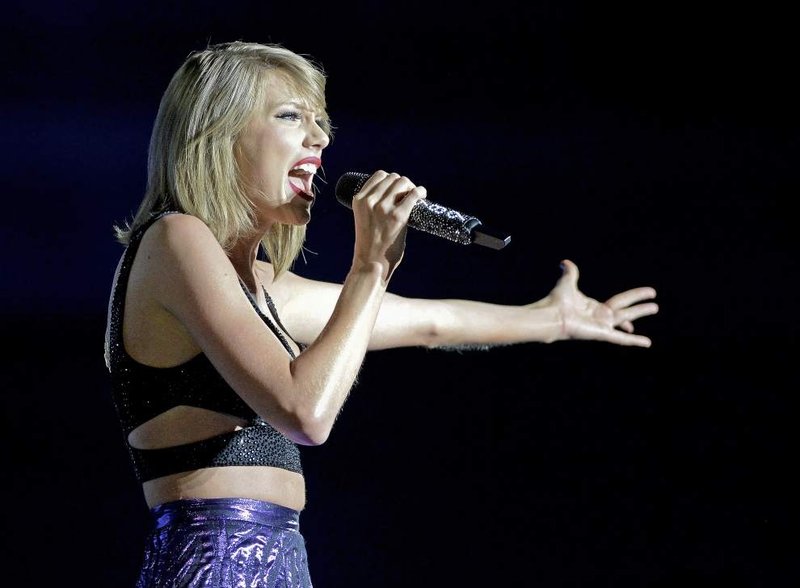 Taylor Swift — May 22 - Baton Rouge, Louisiana — photo 2