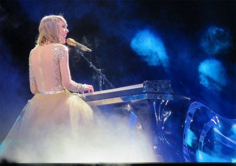 Taylor Swift — May 5 - Tokyo, Japan — photo 35