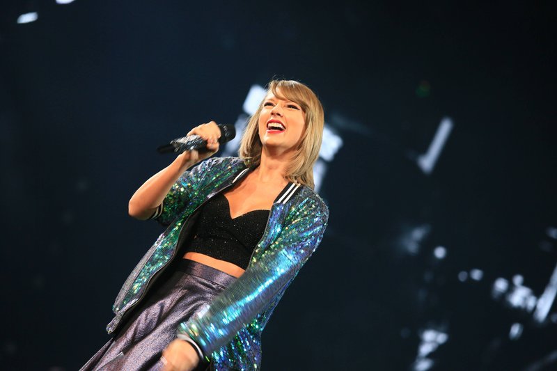 Taylor Swift — November 10 - Shanghai, China — photo 32