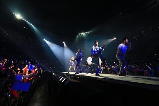 Taylor Swift — November 10 - Shanghai, China — photo 39