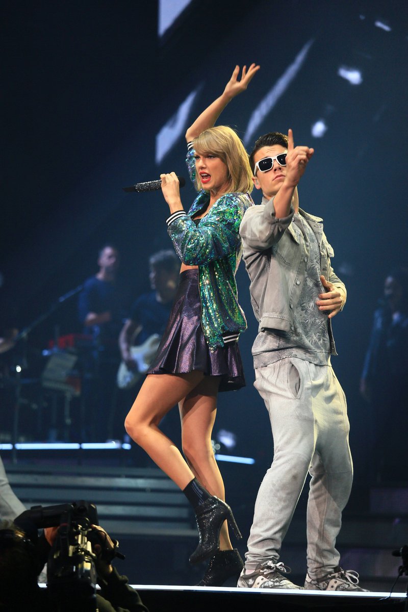 Taylor Swift — November 10 - Shanghai, China — photo 52