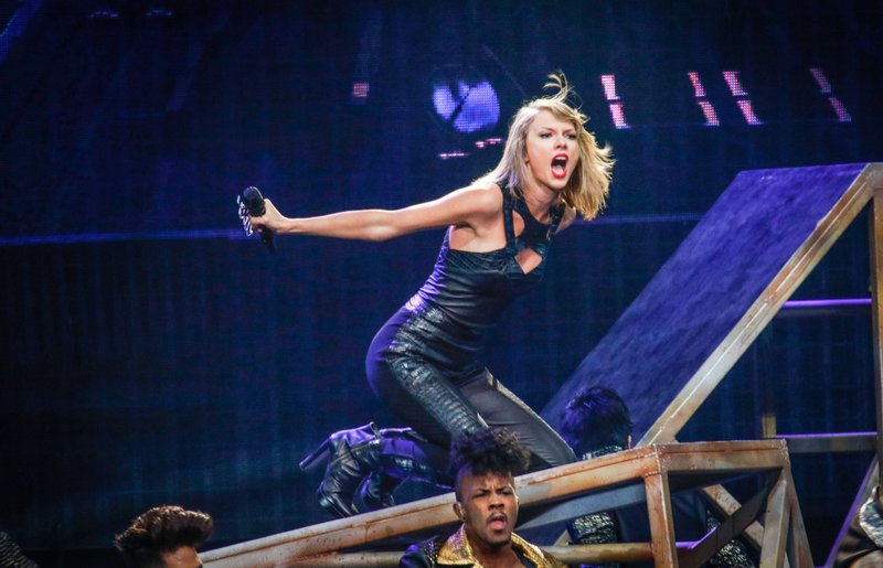 Taylor Swift — November 10 - Shanghai, China — photo 92