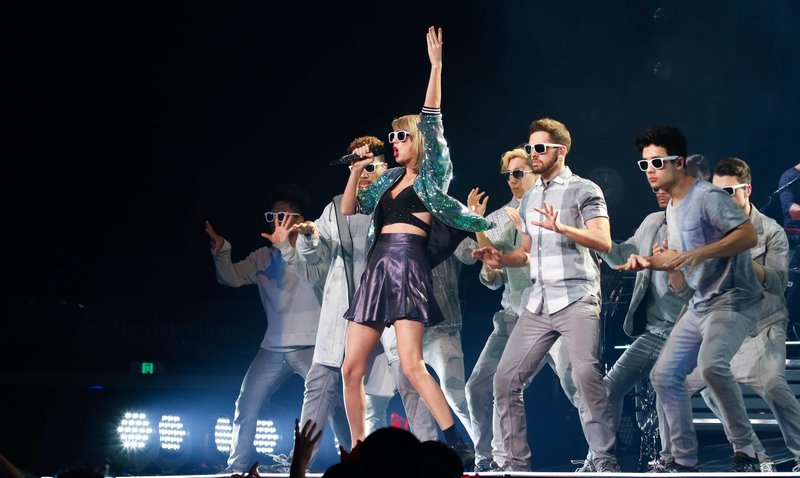 Taylor Swift — November 10 - Shanghai, China — photo 137