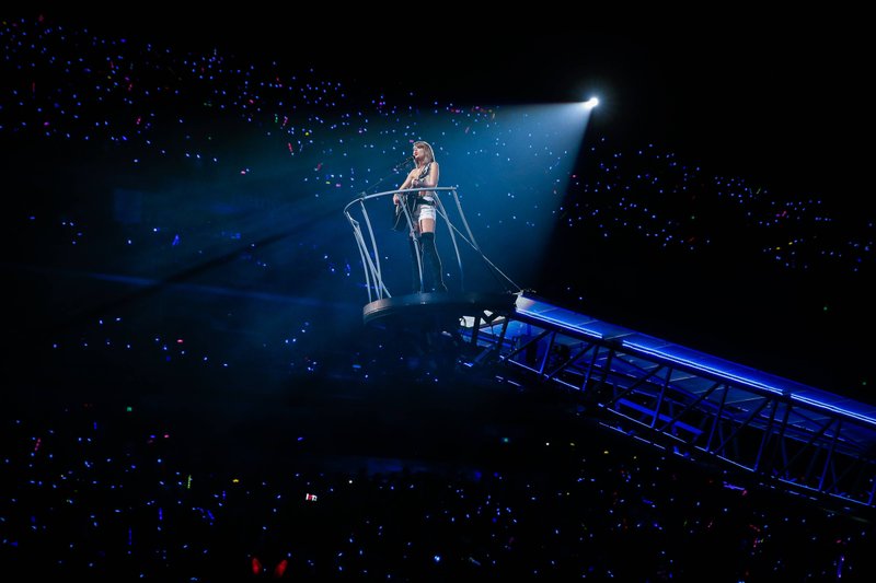 Taylor Swift — November 10 - Shanghai, China — photo 138