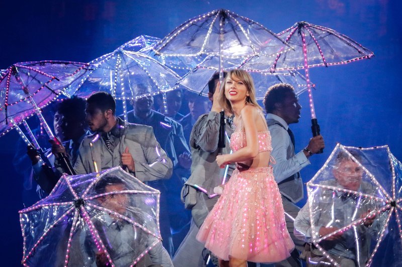 Taylor Swift — November 10 - Shanghai, China — photo 175