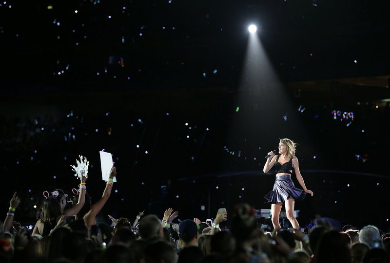 Taylor Swift — November 28 - Sydney, Australia — photo 24