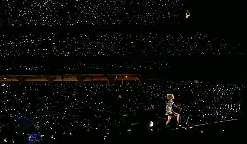 Taylor Swift — November 28 - Sydney, Australia — photo 64