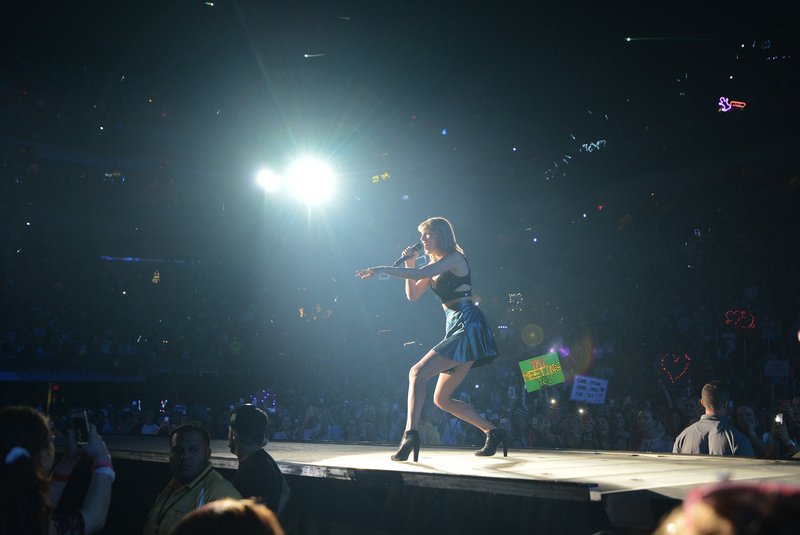 Taylor Swift — October 27 - Miami, Florida — photo 12