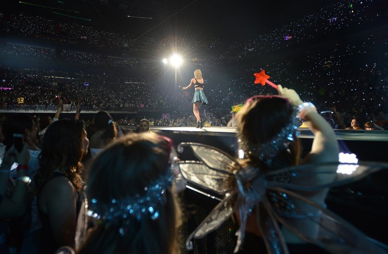 Taylor Swift — October 27 - Miami, Florida — photo 13