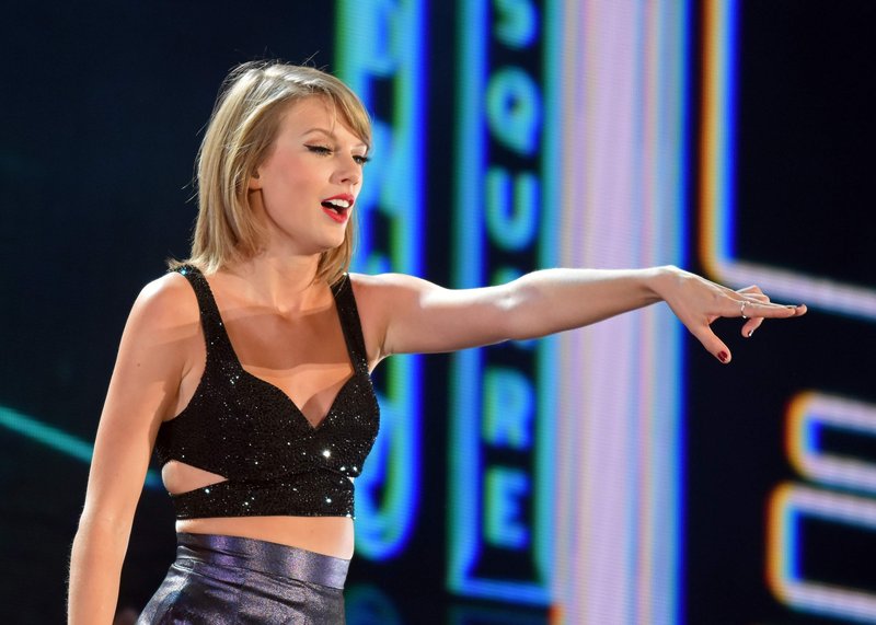 Taylor Swift — October 31 - Tampa, Florida — photo 15