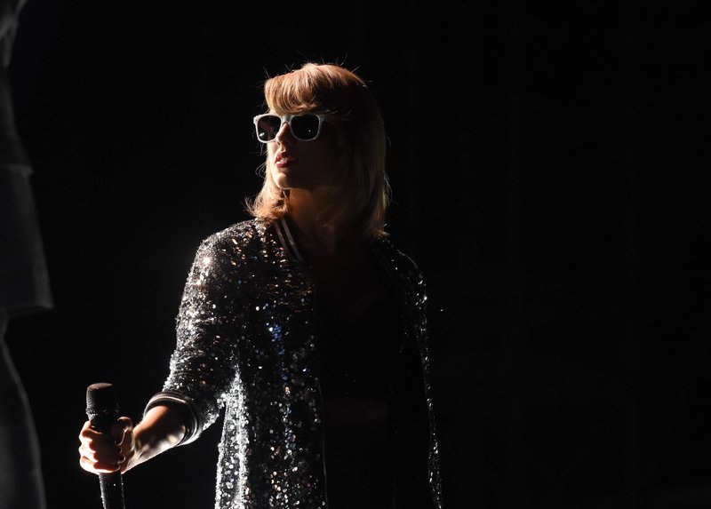 Taylor Swift — October 31 - Tampa, Florida — photo 18