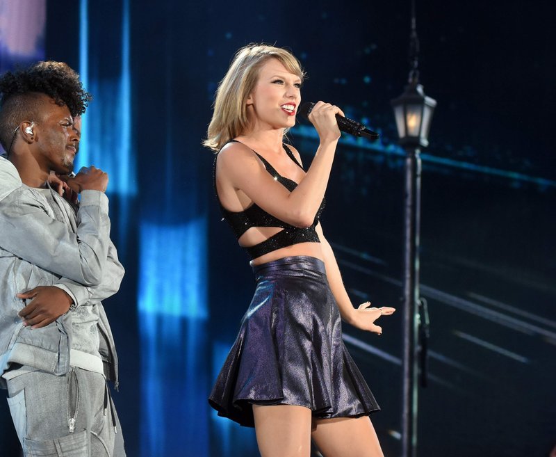 Taylor Swift — October 31 - Tampa, Florida — photo 24
