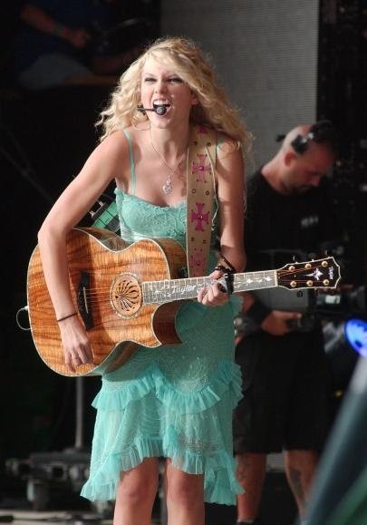 Taylor Swift — 31th Annual Jamboree In The Hills — photo 3