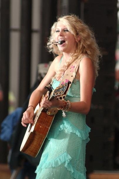 Taylor Swift — 31th Annual Jamboree In The Hills — photo 4