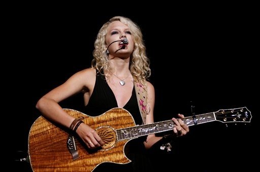 Taylor Swift — @ Bethel NY — photo 4