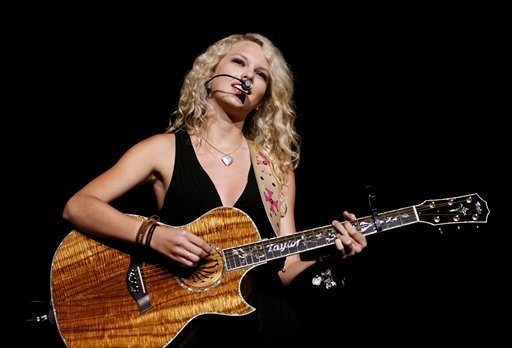 Taylor Swift — @ Bethel NY — photo 5