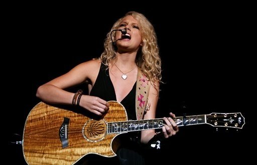 Taylor Swift — @ Bethel NY — photo 8